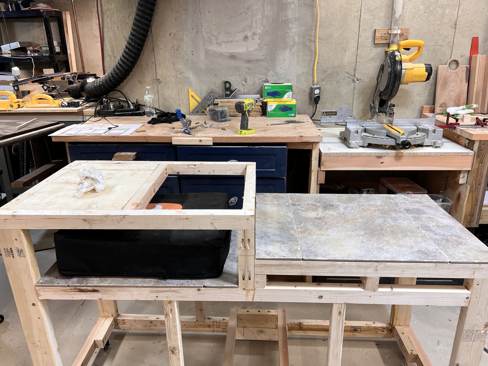 Frame with the tiled griddle shelf